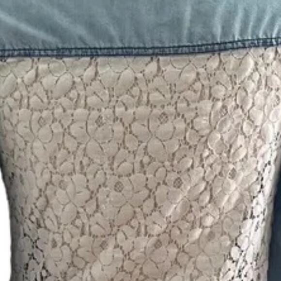 Button Up / Sheer Lace Back - Picture 5 of 9